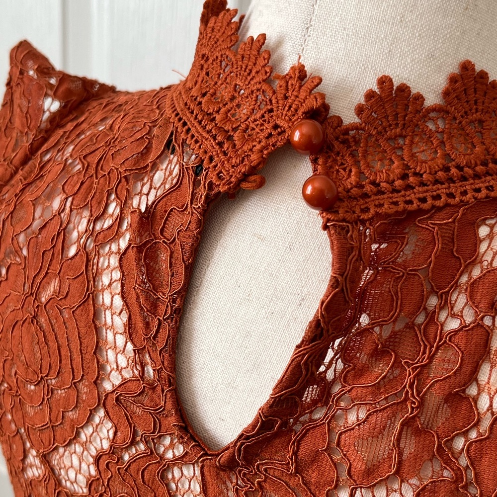 Haute Monde Butterfly Sleeve Lace Top - Picture 6 of 12